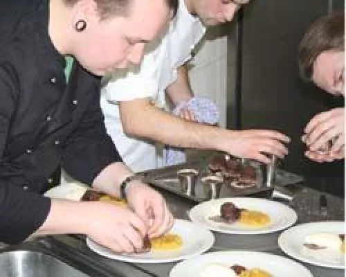 Bild: Meisterlehrgänge jetzt in 6 mal 2 Wochen