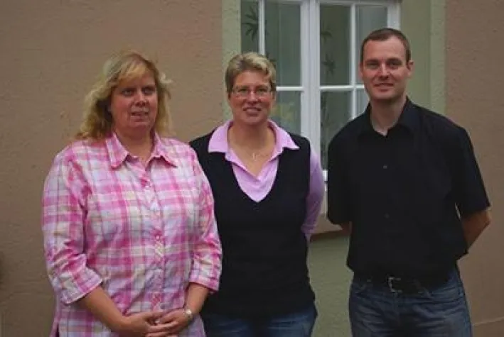 Bild: Junge Mütter wieder zurück ins Berufsleben. Wir wachsen weiter.