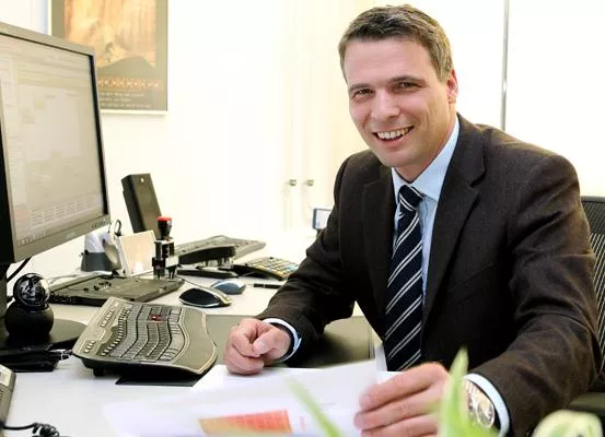 Bild: HUMMEL fordert Initiative für mehr qualifizierten Nachwuchs