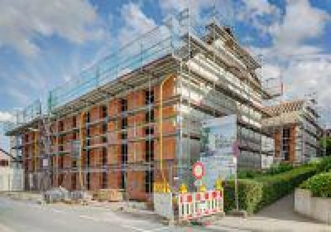 Frankfurter Modellprojekt: Die Wohnanlage bietet hohe Wohnqualität bei gleichzeitig niedrigen Mietkosten (Bild: Unipor, München).