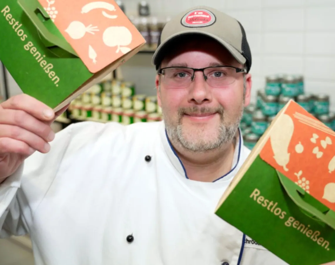 Produktionsleiter Marcel Tönnißen legt Wert auf restlosen Genuss. © Holger Bernert