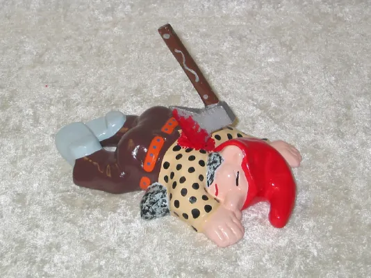 Bild: Diebstahlsicherung für Gartenzwerge von zwergen-power.com