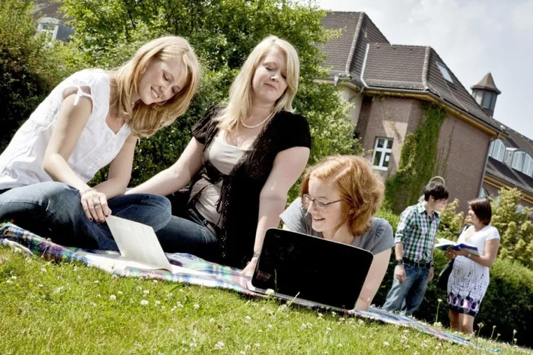 Bild: Campus der Privaten Hochschule BiTS zum drittschönsten Campus Deutschlands gekürt