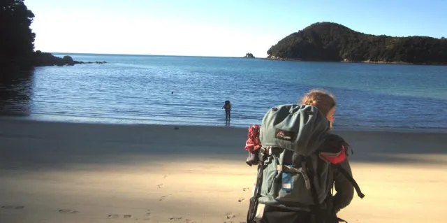 Bild: Gap Year: Warum kosten Work and Travel-Aufenthalte Geld, obwohl man im Ausland arbeitet?