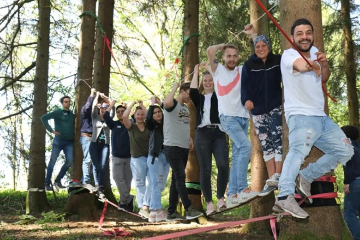 Mutig stellten sich die Anwärter für soziale Berufe in der Stiftung Liebenau den Teamherausforderung