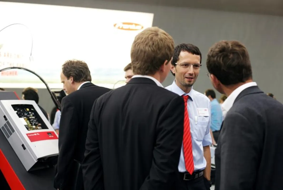 Der 736 m² Messestand schien ein wahrer Publikumsmagnet zu sein.