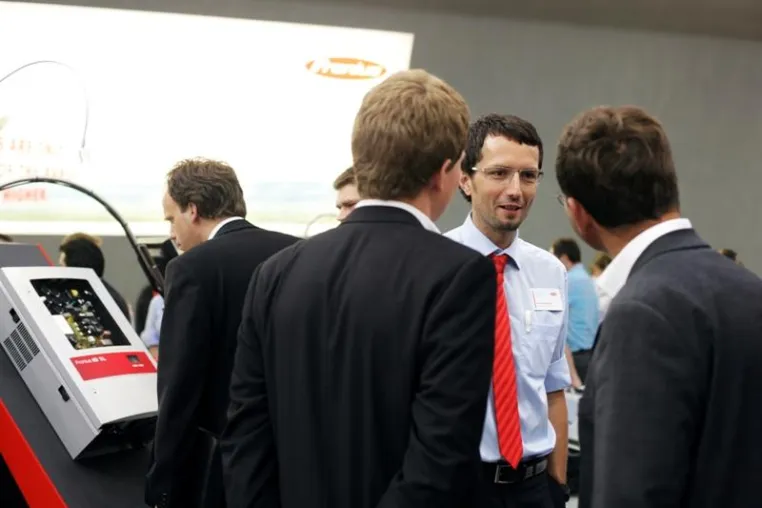 Grenzen verschieben - Fronius als Publikumsmagnet auf der Intersolar 2011 Bild: Grenzen verschieben - Fronius als Publikumsmagnet auf der Intersolar 2011