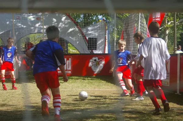 Bild: DBS-Kids-Cup on Tour - BILD am SONNTAG lädt zum Kicken ein | Erhard Sport organisiert