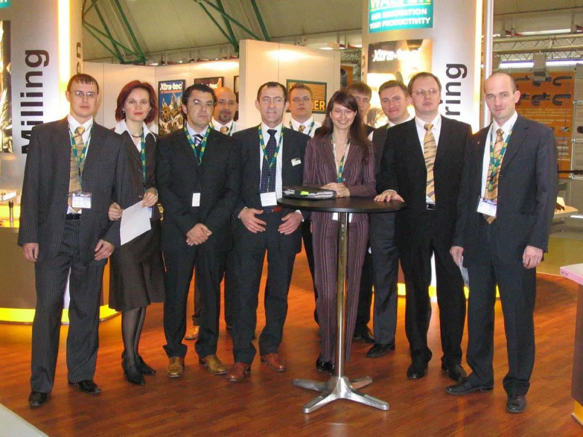 WALTER zeigt Flagge in Russland: hier das WALTER-Team auf der Messe \