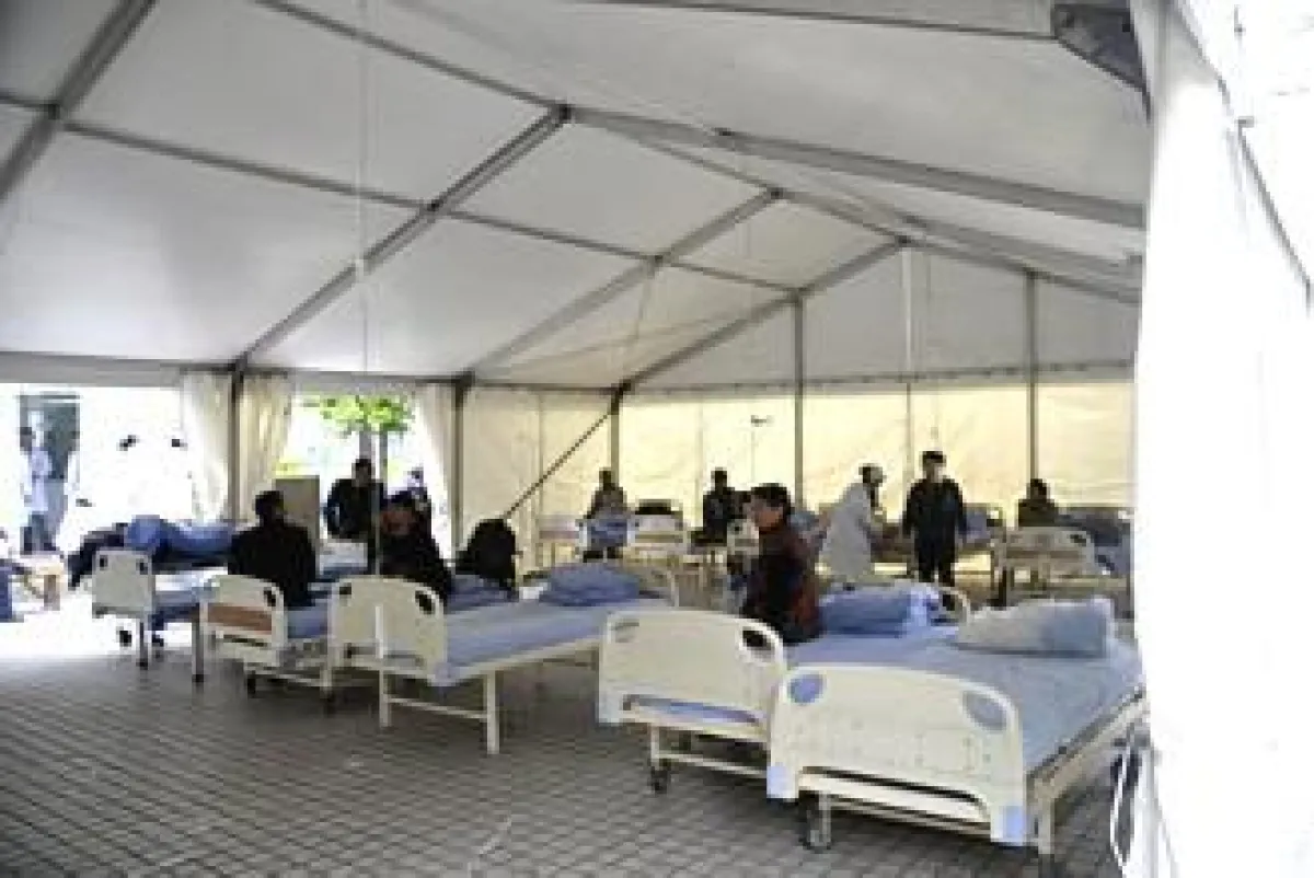 Losberger stellt in der chinesischen Provinz Sichuan tausend Quadratmeter Zeltfläche für temporäre K