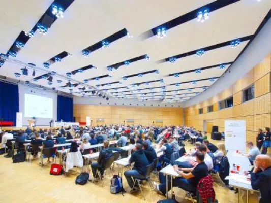 Bild: Aufstiegskongress 2013: Impulsvortrag und Fach-Foren am zweiten Kongresstag