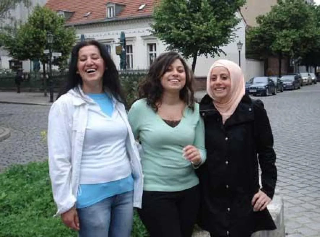 Rascha, Rima und Gül, Stadtteilführerinnen auf der Route 44