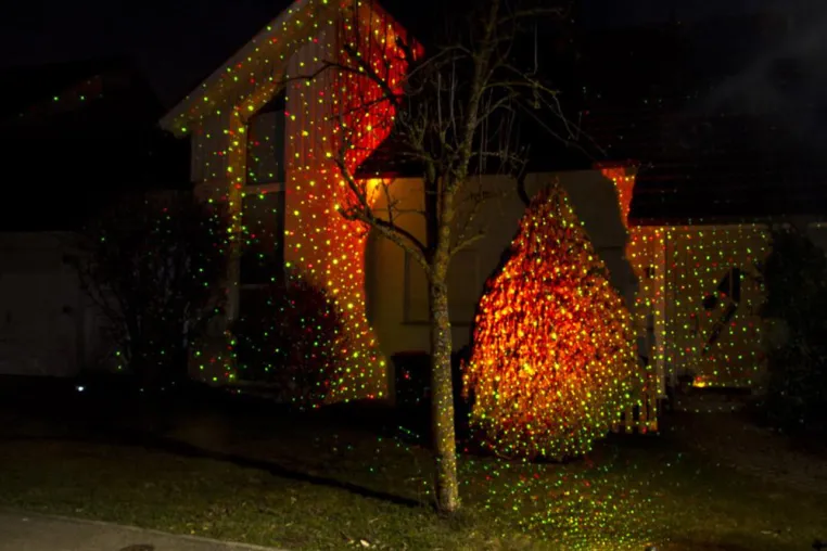 Bild: Garden Star LED – LED und Laser kombiniert in einem Gerät zur effektvollen Außenbeleuchtung
