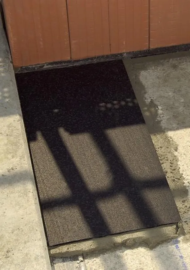 Effektive Kombination: Gefüllte Unipor-Objektziegel erreichen zusammen mit dem Wandlager „Schöck Tromur“ einen erhöhten Schallschutz von durchschnittlich RW=57 Dezibel. Foto: UNIPOR, München.