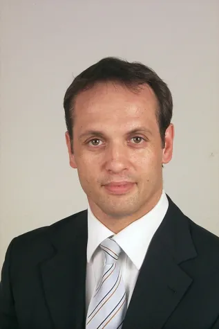 Bild: Franz Zimmermann ist stellvertretender Direktor im hotel nikko düsseldorf