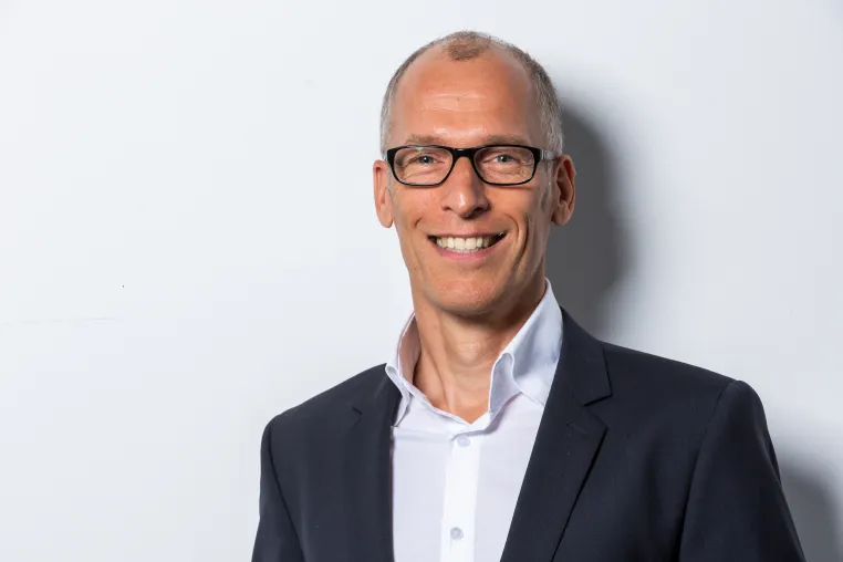 Der Beweis: Jobglück bewirkt Glück im und Erfolg des Unternehmens Bild: Der Beweis: Jobglück bewirkt Glück im und Erfolg des Unternehmens