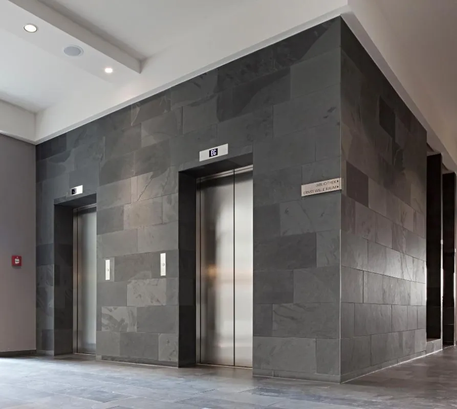 Guennewig Hotel Köln - Schiefer Wandverkleidung