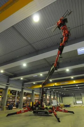 Bild: Spezial-Kran feiert Premiere auf der bauma 2010 - WEMO-tec GmbH kooperiert mit Palfinger
