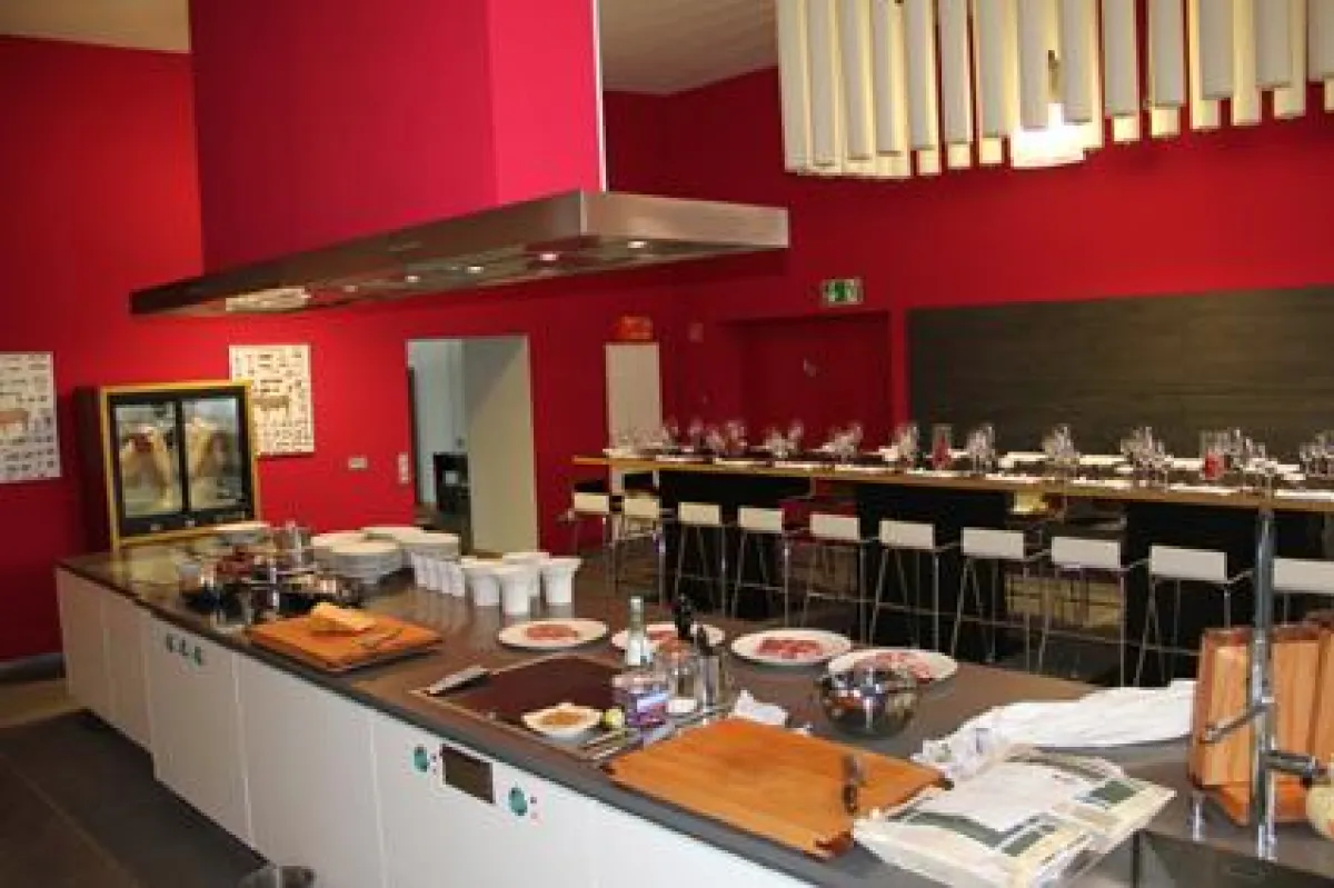 Showküche im neuen Fleischkompetenz-Zentrum von Otto Gourmet