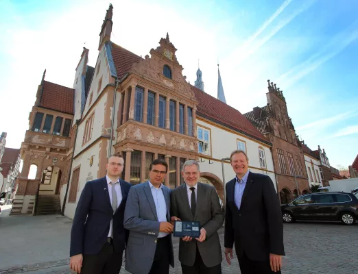 City-Cockpit: Den Puls der Stadt in Händen Bild: City-Cockpit: Den Puls der Stadt in Händen