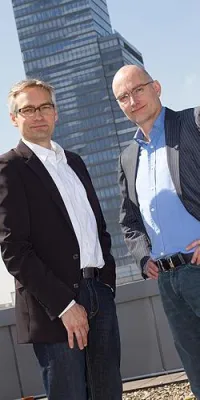 Bild: Brustvergrößerung Köln - Narbenfreie Brustvergrößerung mit anatomischen Implantaten