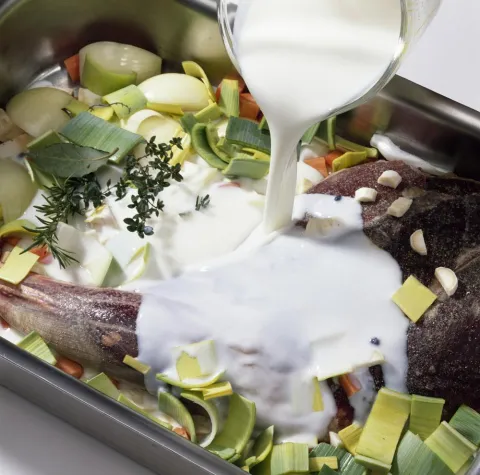 Bild: Der Expertentipp im Oktober – Warum wird Wild in Buttermilch eingelegt?