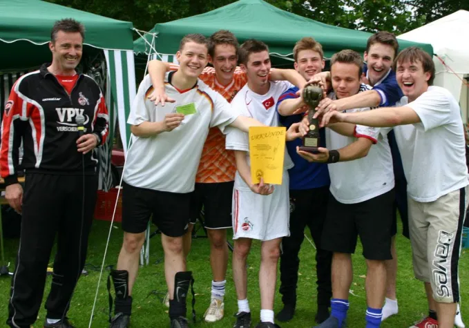 Bild: Traditionelles Fußballturnier an der „Rheinischen“:  BTA gewinnen den „Rheinischen Cup“