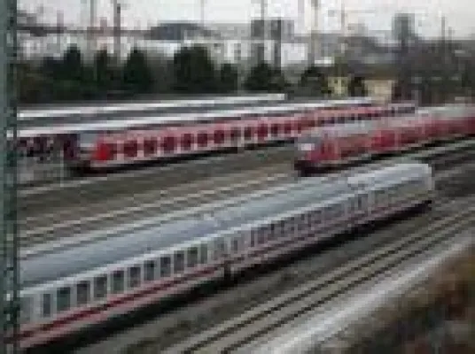 Weiter mit Bildung. Haus der Technik 2012 - Seminare für Eisenbahner Bild: Weiter mit Bildung. Haus der Technik 2012 - Seminare für Eisenbahner