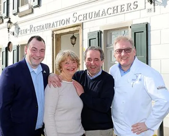 Fein-Restauration Schumachers neue Top-Location der FSGG – Mitten im „Bermuda-Dreieck des Glücks“ Bild: Fein-Restauration Schumachers neue Top-Location der FSGG – Mitten im „Bermuda-Dreieck des Glücks“