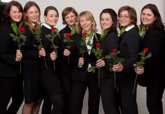 Bild: 10jähriges Firmenjubiläum mit 100 Prozent Frauenpower-GreenLine Hotel Kooperation feiert ihr Bestehen