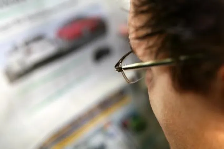 Bild: Facebook & Co. spielen als Informationsquelle für Autothemen bisher keine Rolle