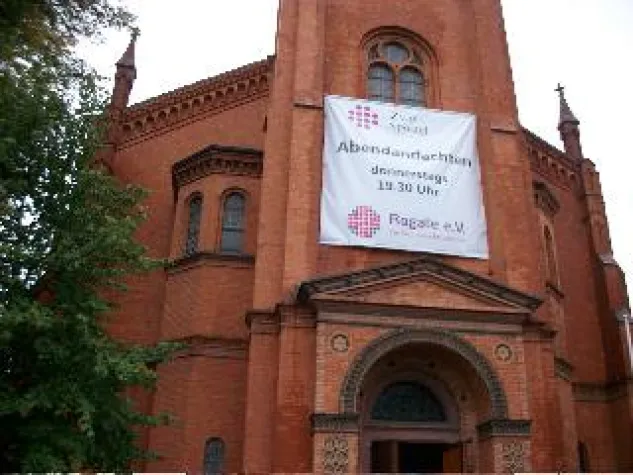 Bild: Großplakat lädt zum Sommerabschied ein - Ökumenische Herbstsegen-Reihe startet Berlin