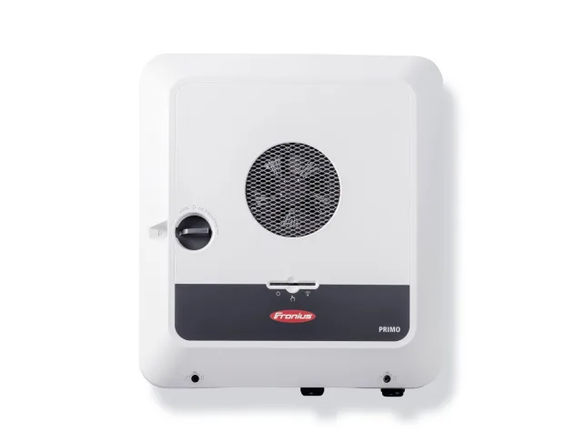 Bild: Fronius präsentiert einphasigen Hybrid-Wechselrichter