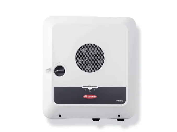 Bild: Fronius präsentiert einphasigen Hybrid-Wechselrichter