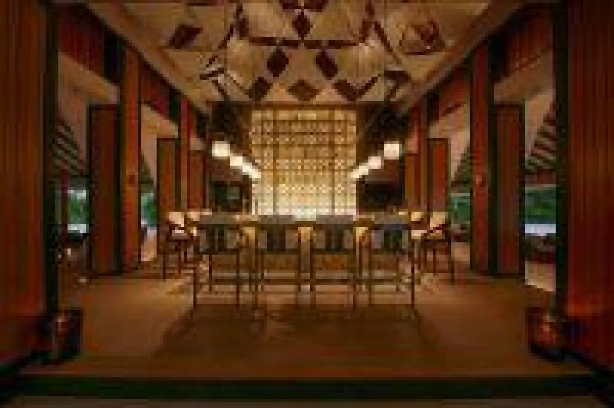 Die Sails Bar auf Baros Maldives ist eine von zwei Bars und drei Restaurants.