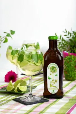 Bild: Riemerschmid komponiert die Sirup-Sinfonie, begleitet von einem Treueprogramm