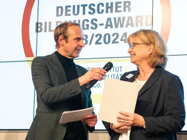 Bild: Deutscher Bildungs-Award 2023/2024 für bbw Hochschule 