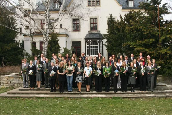 Bild: Feierliche Übergabe der Abschlussurkunden auf dem Campus der Hochschule Harz am Standort Wernigerode