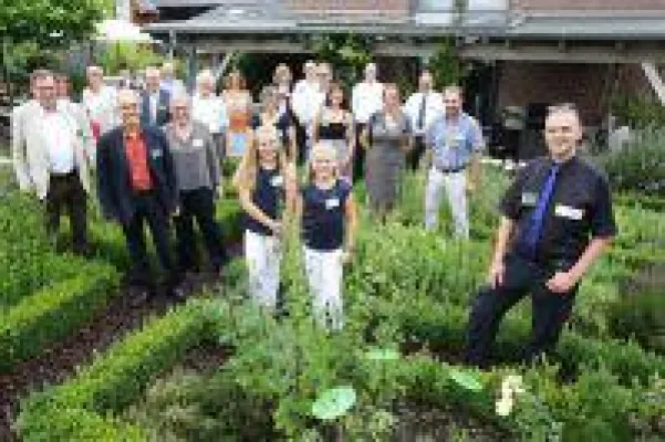 Bild: SommernachtsRaum0.3: Werte verbinden Menschen - Menschen bewegen Werte