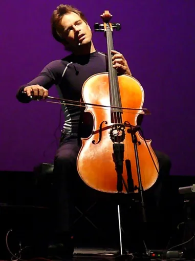 Der südafrikanische Cellist François le Roux, der “HA!Man” ist am 06. Mai im House of Life Bild: Der südafrikanische Cellist François le Roux, der “HA!Man” ist am 06. Mai im House of Life