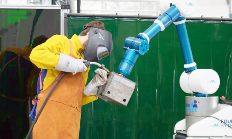 Bild: EU-Projekt entwickelt sichere und intuitive kollaborative Industrieroboter mit DFKI-Antrieben