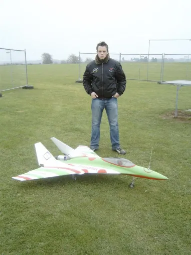 Neue Lipo-Akku`s und Motoren für den Elektroflug - sie überstanden die härtesten Testreihen Bild: Neue Lipo-Akku`s und Motoren für den Elektroflug - sie überstanden die härtesten Testreihen