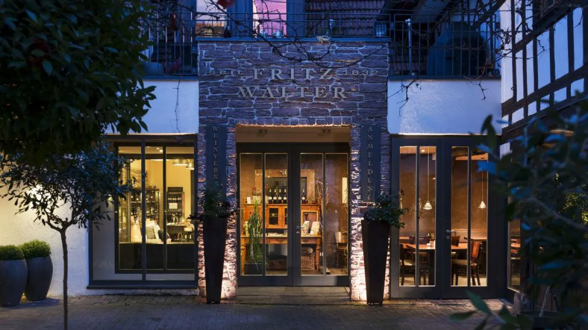 Haupteingang des Weinguts Fritz Walter