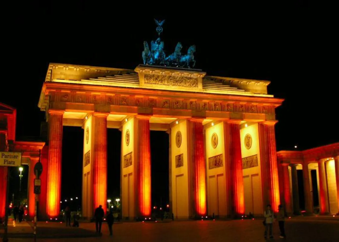 Das Brandenburger Tor wird während des Festival of Lights illuminiert.