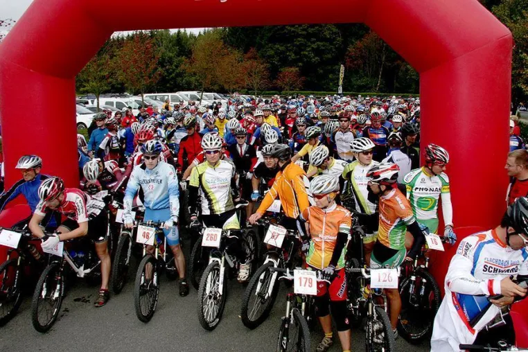 Teilnehmerrekord beim 9. Greifenstein Bike-Marathon im Erzgebirge Bild: Teilnehmerrekord beim 9. Greifenstein Bike-Marathon im Erzgebirge