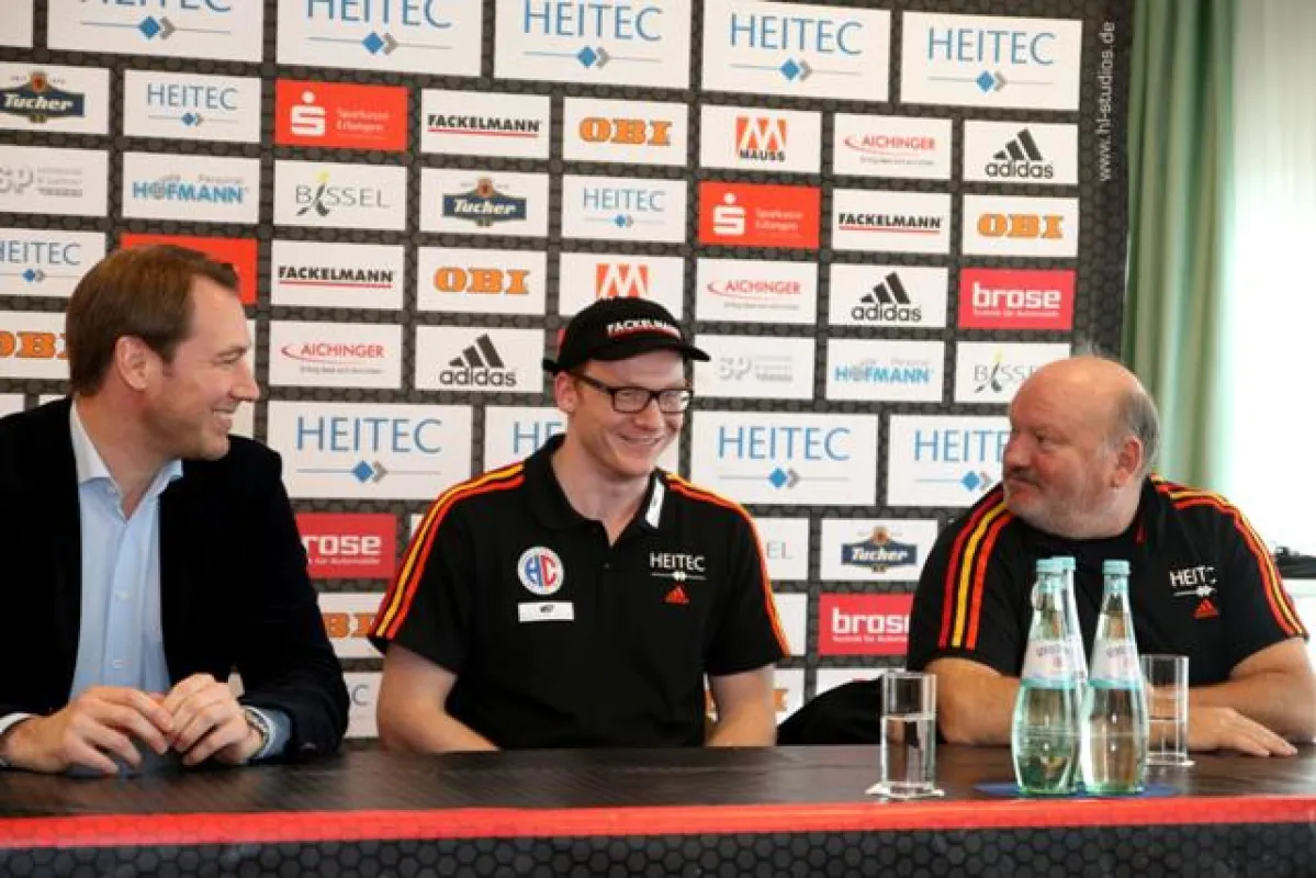 (Foto: hl-studios, Erlangen): v.l. GF Stefan Adam, Nicolai Theilinger, Trainer Frank Bergemann