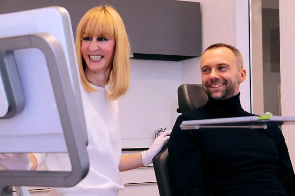 1,5 Jahre moderne Kieferorthopädie: 1.000 glückliche Patienten! Bild: 1,5 Jahre moderne Kieferorthopädie: 1.000 glückliche Patienten!