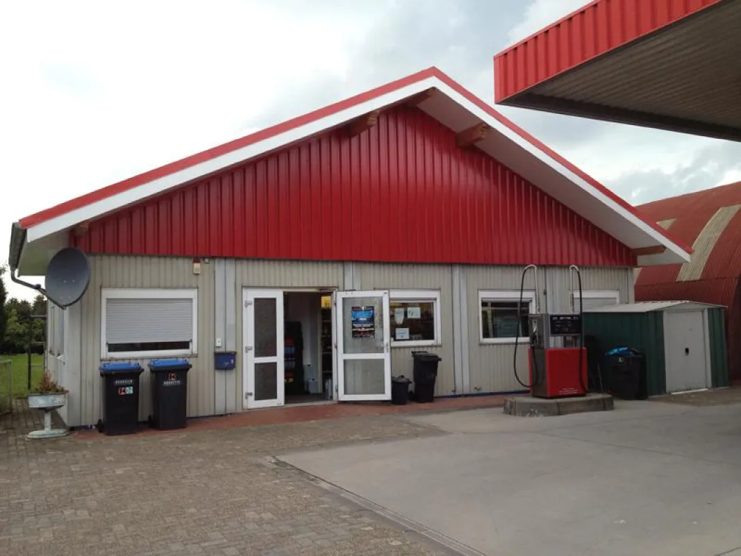 Auch nach Jahren noch komfortabel und funktional: Der Tankstellen-Shop aus ELA-Gebrauchtmodulen.