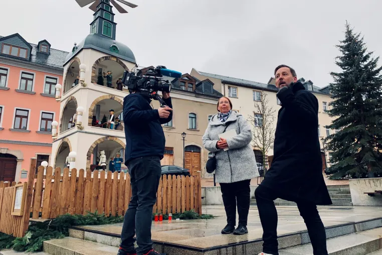 Geheimnisvolle Familiengeschichte führt norwegisches Filmteam nach Kirchberg (Sachsen) Bild: Geheimnisvolle Familiengeschichte führt norwegisches Filmteam nach Kirchberg (Sachsen)