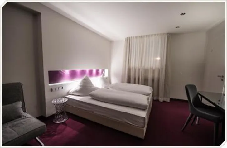 Bild: Die Internetpräsenz des Hotels am Augustinerplatz spricht jetzt Kölsch.